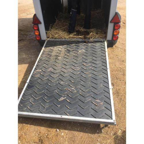 Tapis caoutchouc pont de camion, rampe de van chevaux,  Ép. 7 mm Largeur 180 cm