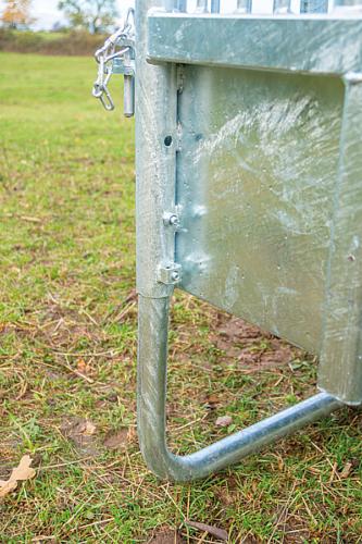 PATURA - Râtelier à Foin Carré à Arceaux Sécurisés 8 Places CHEVAUX