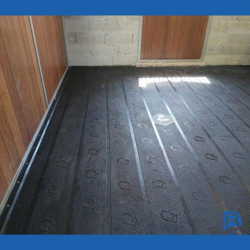 Matelas de box chevaux épais 40 MM butyl et caoutchouc sur mesure, au M²