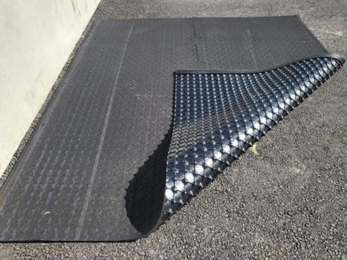 POLYMAT - Tapis caoutchouc effet matelas pour box et douche chevaux, au M2 180 CM 120 CM